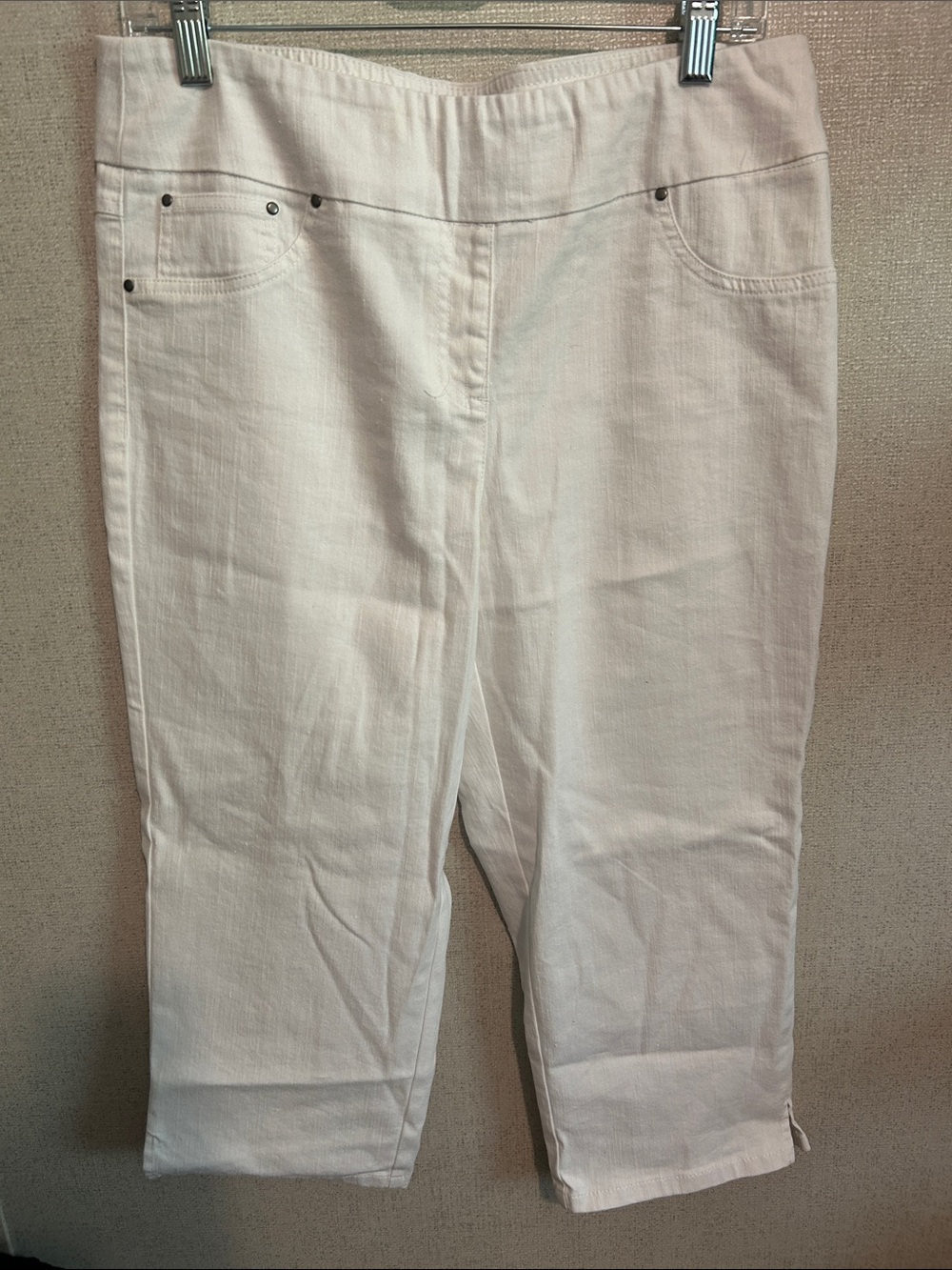 Ruby Rd. White Pull-On Ankle Cropped Jeans